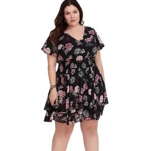 Torrid Size 4 NWT Black Floral Mini Chiffon dress